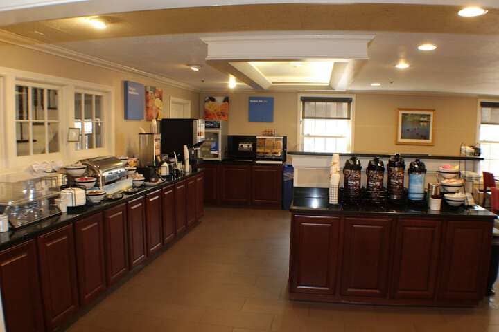 Breakfast/Coffee Service 39 of 45