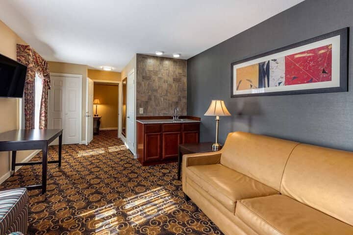 Room 27 of 45
