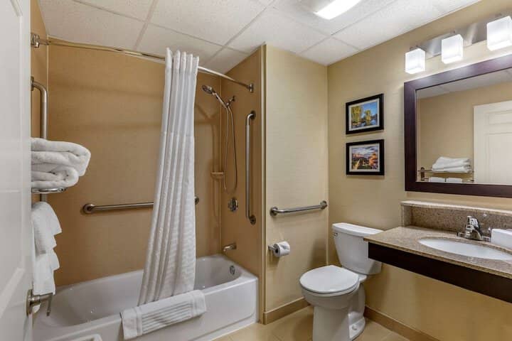 Room 32 of 45